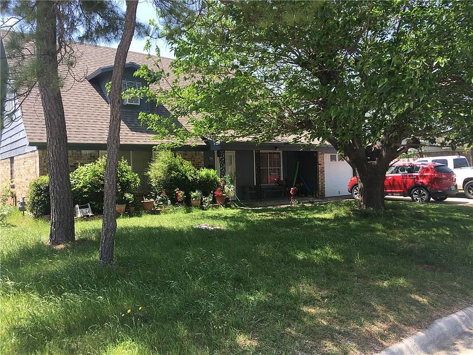 1st image of 3700 Carriage Hill Dr