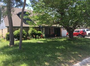 3700 Carriage Hill Dr, Forest Hill, TX 76140