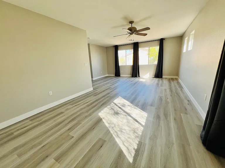 9742 W Tompkins Ave — Photo 21