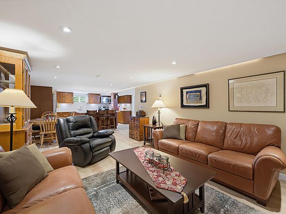 5th image of 32843 Huntingdon Rd