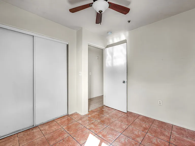 5231 Huntington Dr N #4 — Photo 14
