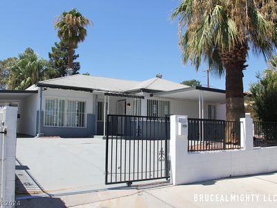 215 N Bruce St, Las Vegas, NV, 89101