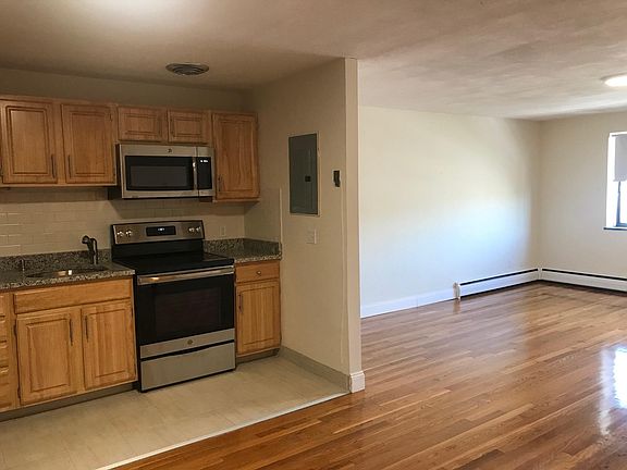 4th image of 231 Babcock St #3