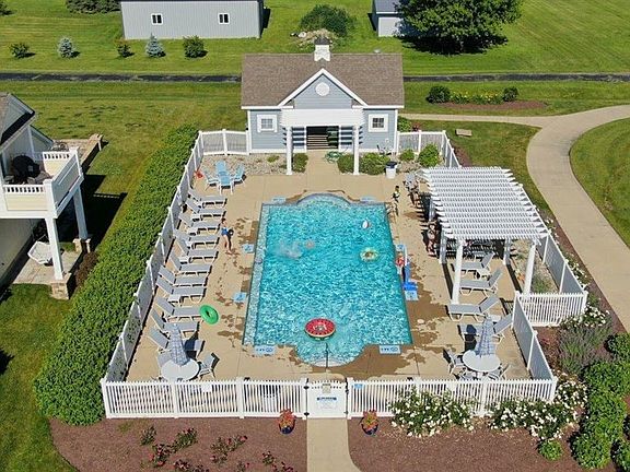 5th image of 2121 S Bailiwick Ln