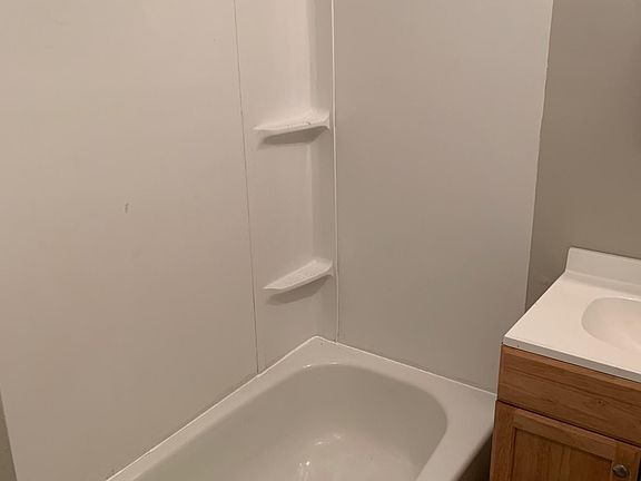 5th image of 3720 S Salina St #2
