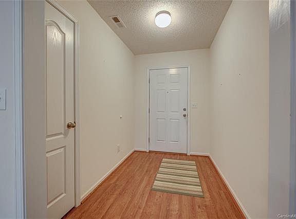 3rd image of 4049 Hereford Ln