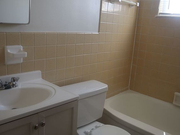 4th image of 22450-22400 Euclid Ave #Cc-206
