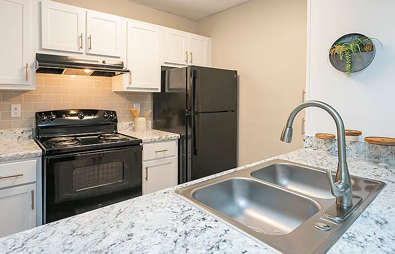 Residences at Glenview Reserve Apartment Homes — Photo 7