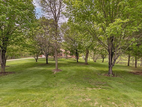 5th image of 4457 Farmdale Cir