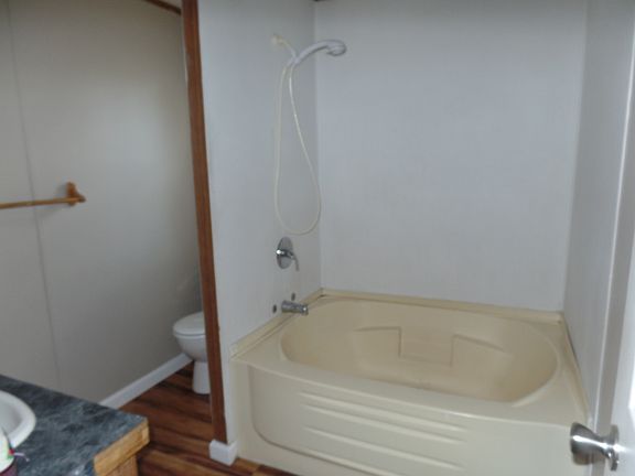 5th image of 110 Zackary St