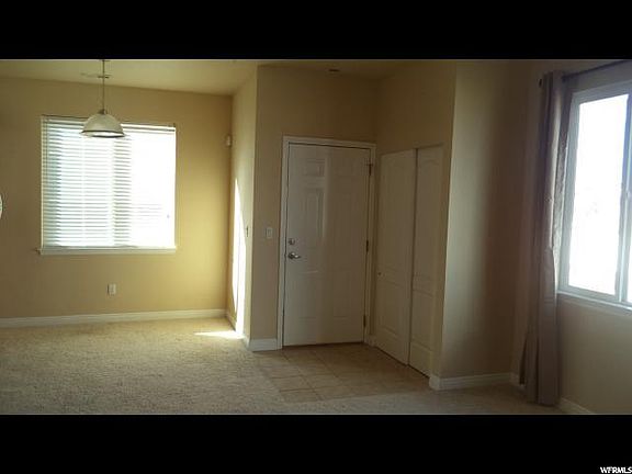 3rd image of 4714 W Thorndale Way