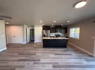 1118 & 1120 W Military Ave #1118, Roseburg, OR 97471