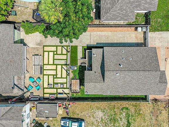 5th image of 5008 Avenue O 1/2