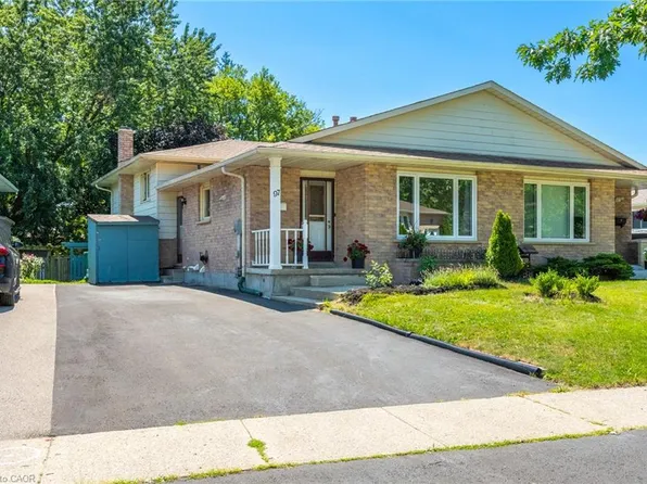 97 Uxbridge Cres, Kitchener, ON N2E 2S2