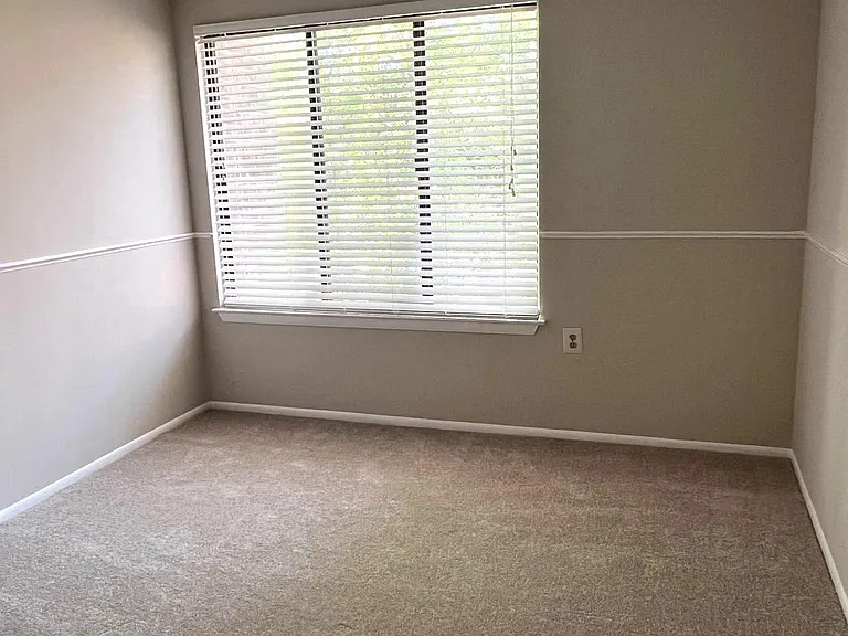 18130 Chalet Dr #8-303 — Photo 13