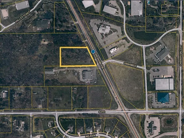 8285 Broadmoor Ave SE, Caledonia, MI 49316