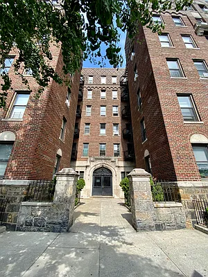 Rented by LRGNY Group, Inc. | media 32