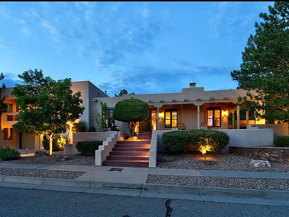 5th image of 5500 Luna Del Oro Ct NE