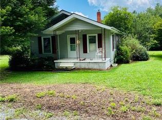 223 Morton Ln, Hendersonville, NC 28739