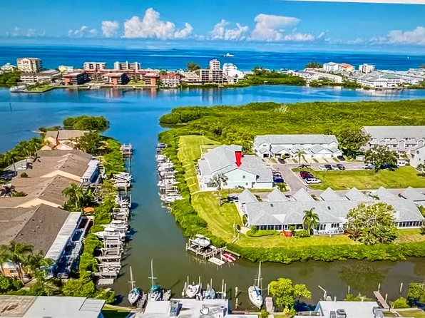 9438 Tara Cay Ct, Seminole, FL 33776