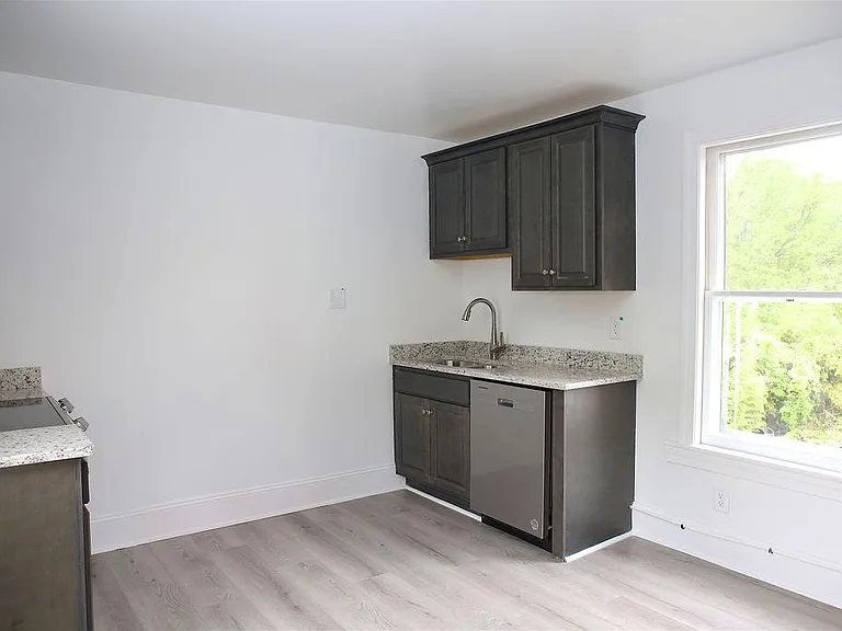 126 Tate St #C — Photo 18