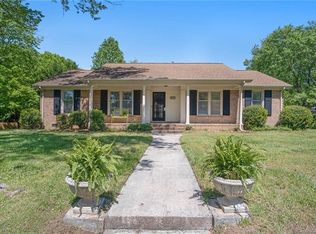 6818 Heatherford Dr, Charlotte, NC 28226