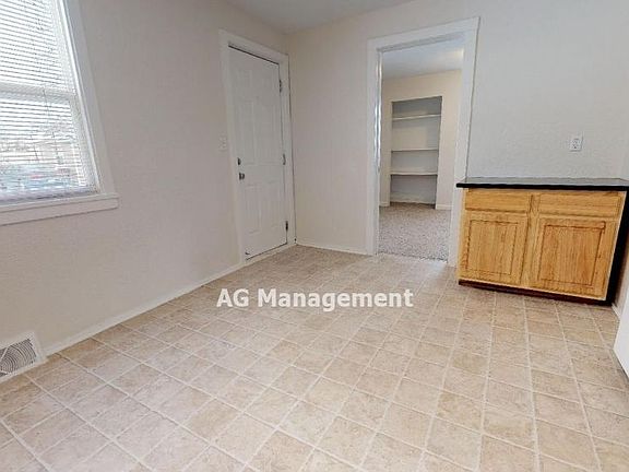 4th image of 33013 Allenton Ct