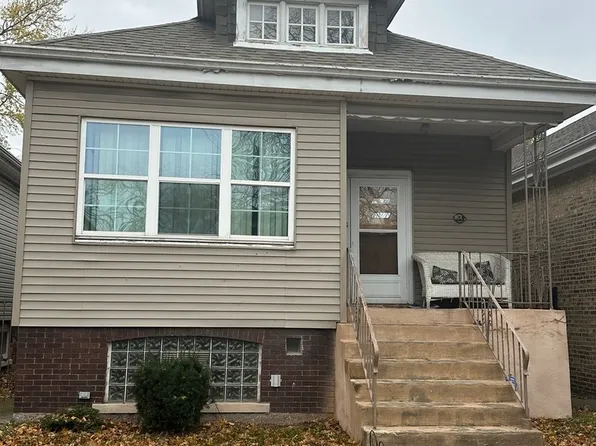8442 S Essex Ave, Chicago, IL 60617