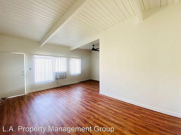2nd image of 6110 Cahuenga Blvd APT 10
