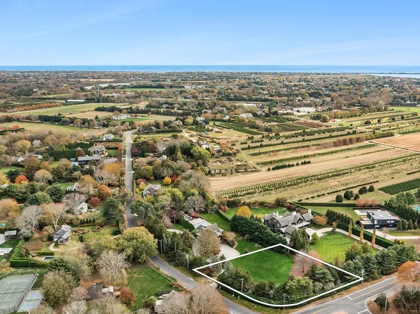 165 Strongs Ln, Water Mill, NY 11976