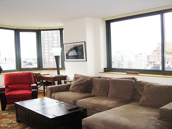 3rd image of 2000 Broadway APT 20E