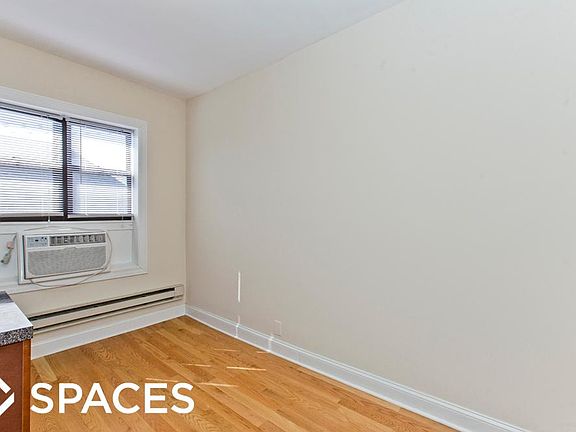 2nd image of 3724 N Pine Grove Ave #E2