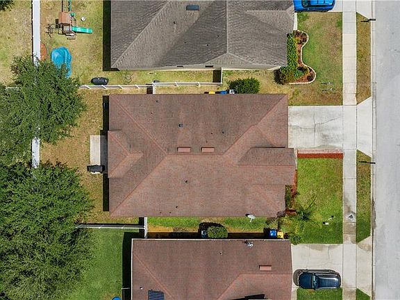 4th image of 627 Woods Landing Dr