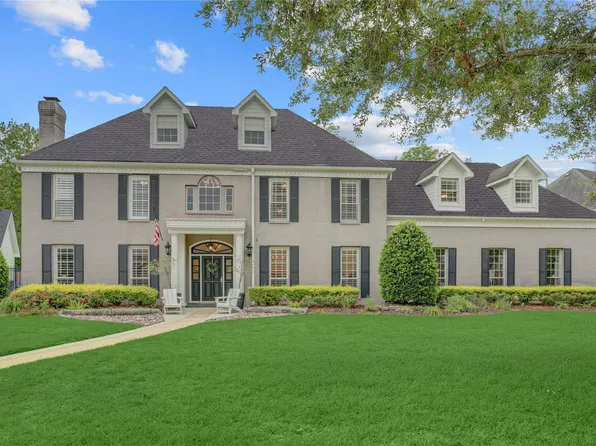 18 Dartmoor Ct, Sugar Land, TX 77479