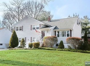 355 Bradley Ave, Northvale, NJ 07647