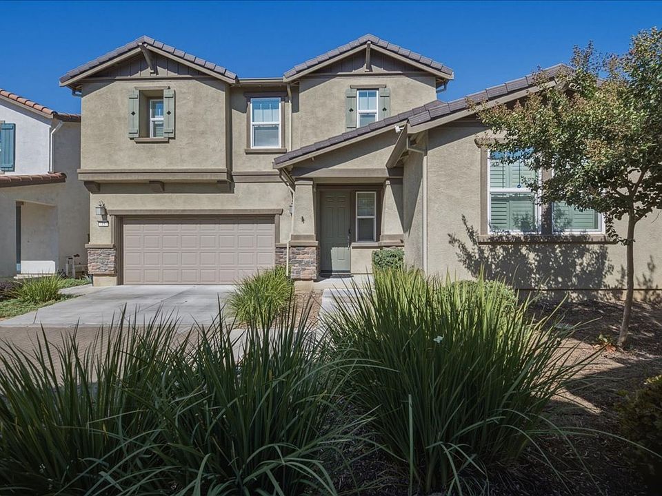 1st image of 15 Bannock Glen Pl