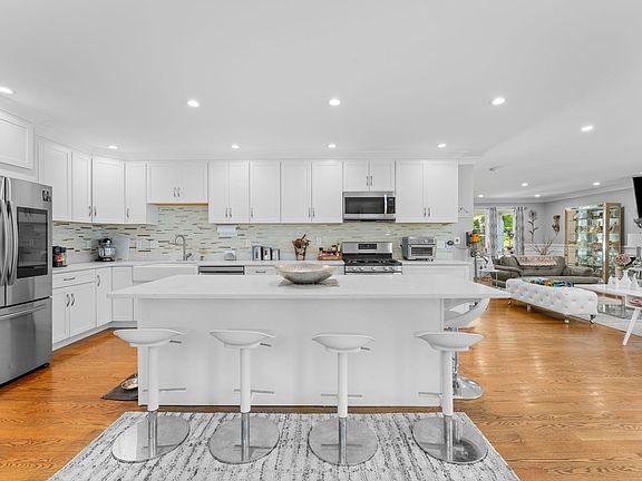 2nd image of 22 Jacobs Rd