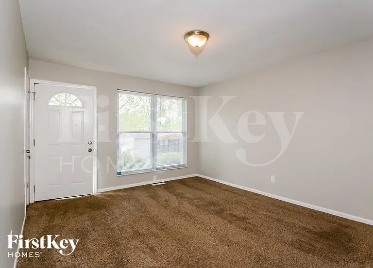 1555 Florida Dr — Photo 4