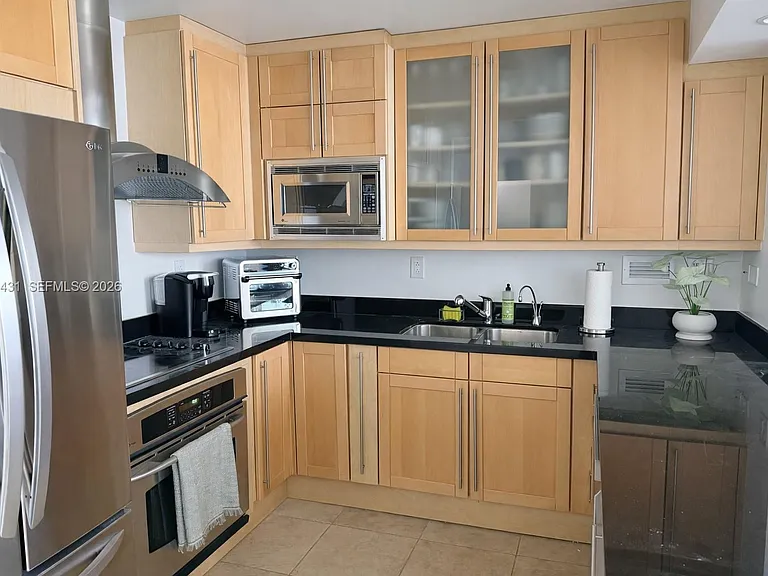 2301 Collins Ave #1501 — Photo 19