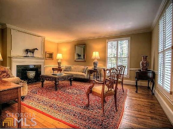 3rd image of 848 Greymont Cir