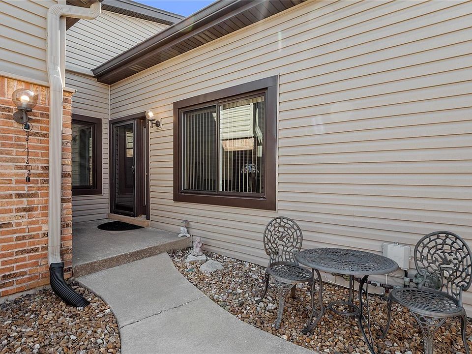 1st image of 11530 Sandy View Dr #210
