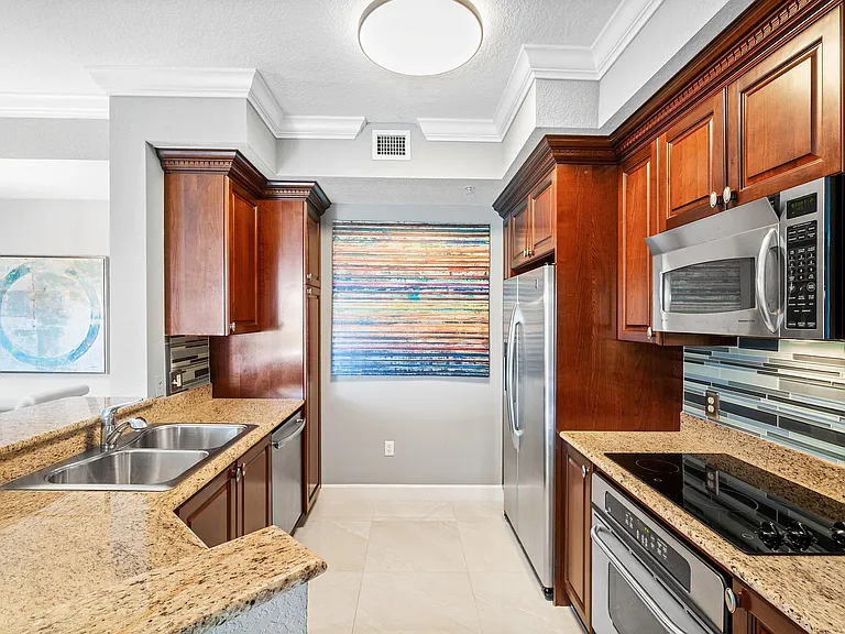 1411 Renaissance Way #411 — Photo 4