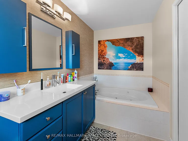 2250 Silverado Cres — Photo 13