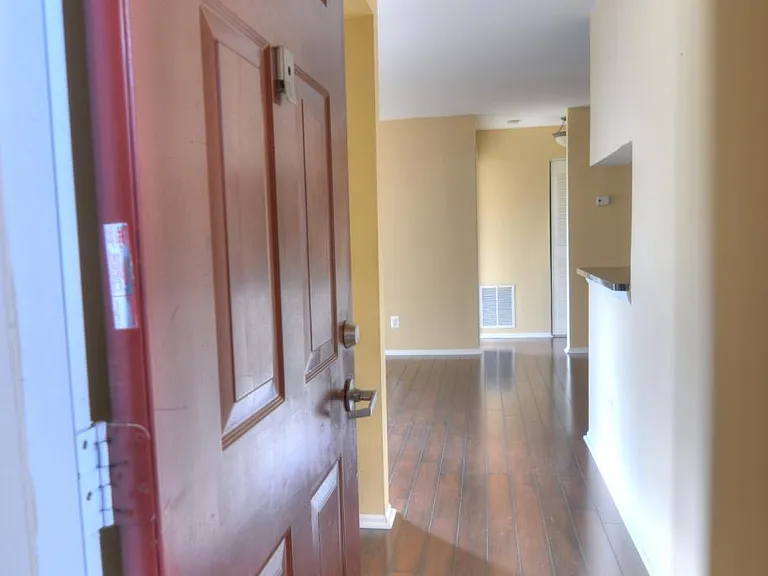 1793 Jonathan Way #L — Photo 3