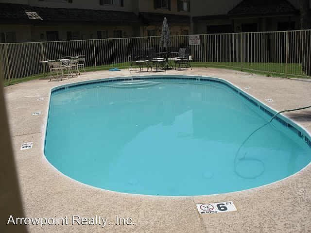 2nd image of 3934 E Piccadilly Rd APT 11