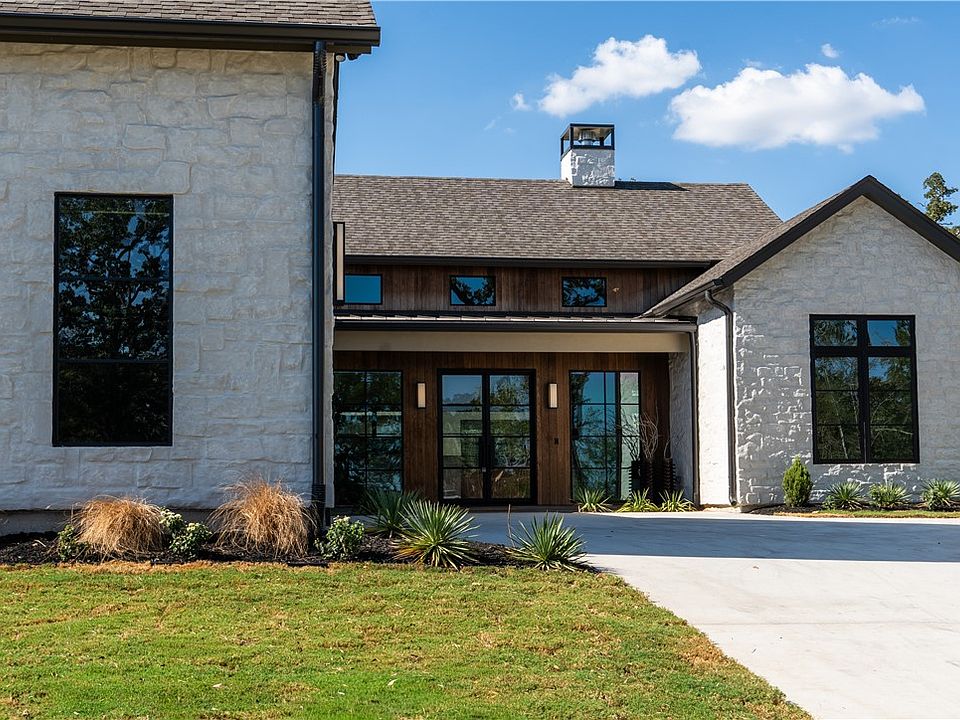 1st image of 3010 Silverbell Ct