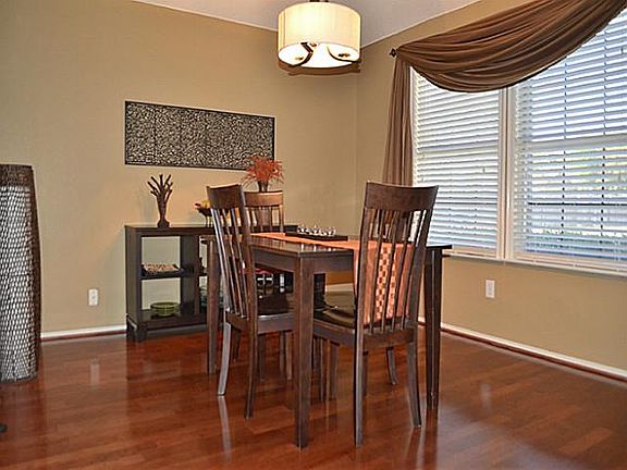 2nd image of 5515 Londonderry Ct