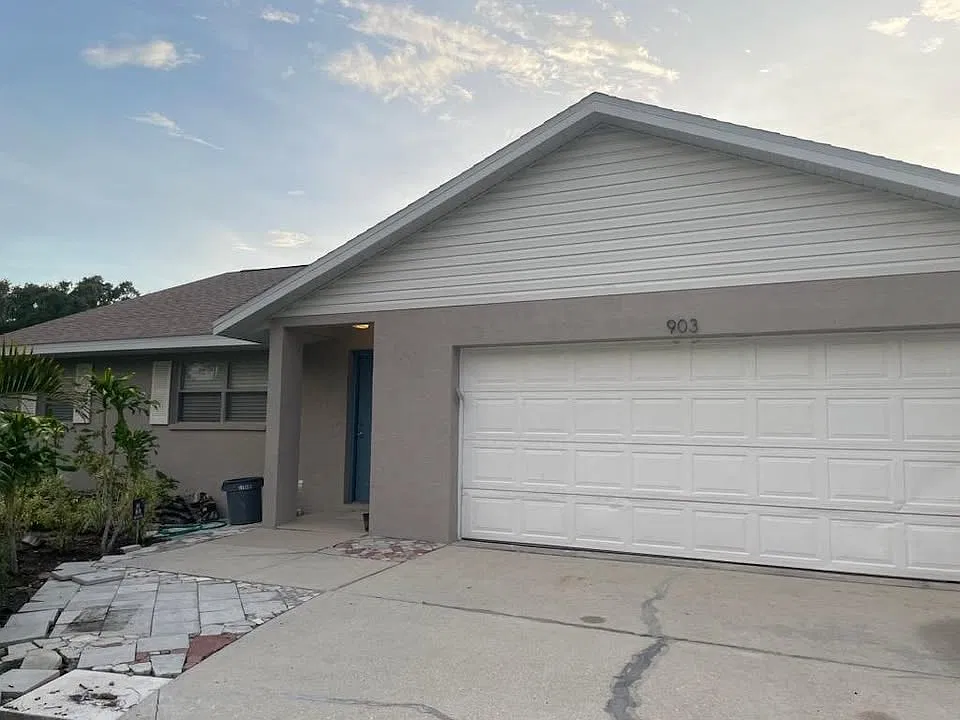 3 bed, 1043 sqft, $2,450 — Photo 3