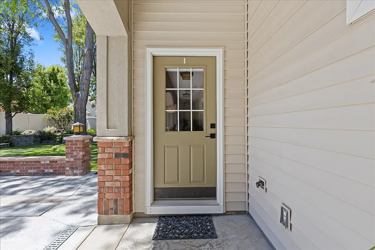 Studio, 700 sqft, $1,850 — Photo 4