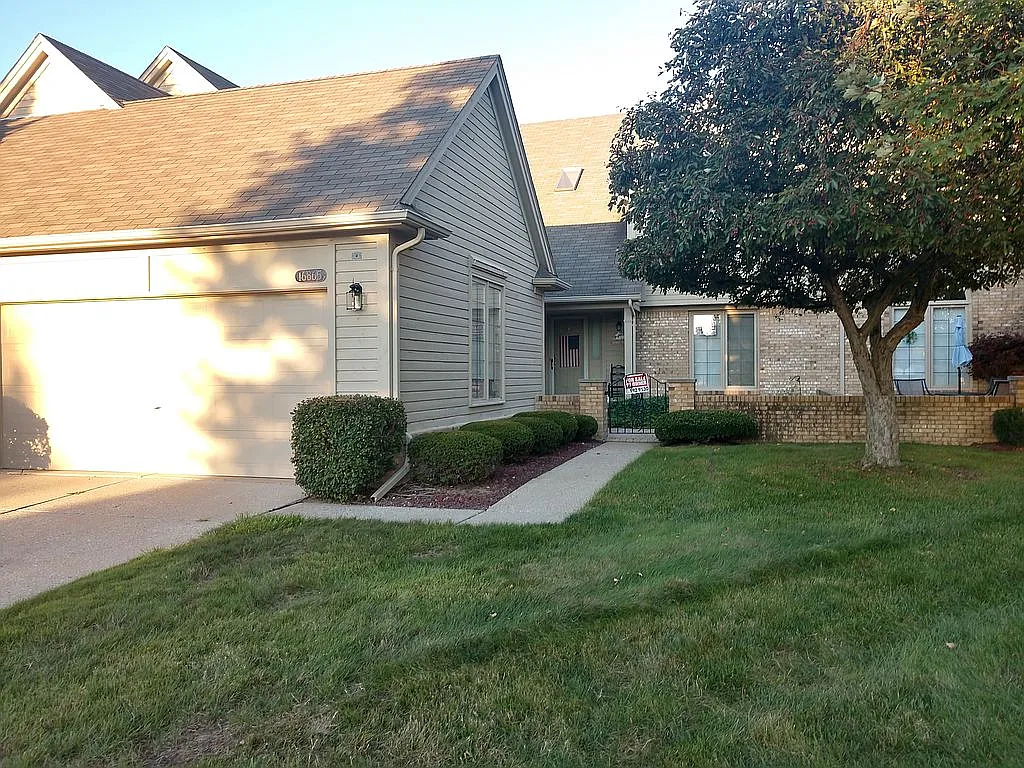 16865 Crystal Dr photo 1